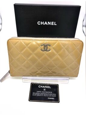 Chanel Maltelasse Patent Gold Quilted Organizer Wallet Clutch Zip Around CC